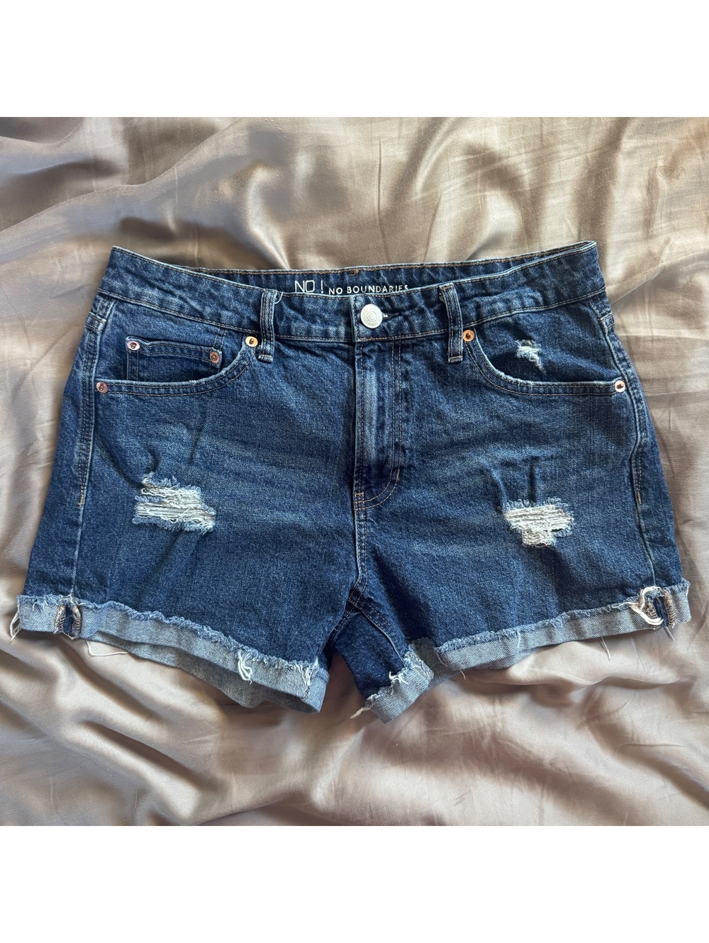 No Boundaries Women's Distressed Denim Shorts Size 9